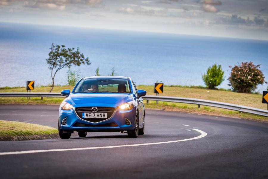  Mazda2 Tech Edition (DJ) 2017 года  (UK) (фото 12 из 35)